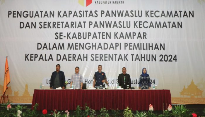 Ketua Bawaslu Kabupaten Kampar Buka Kegiatan Penguatan Kapasitas Panwaslu Kecamatan dan Sekretariat Panwaslu Kacamatan Se-Kabupaten Kampar