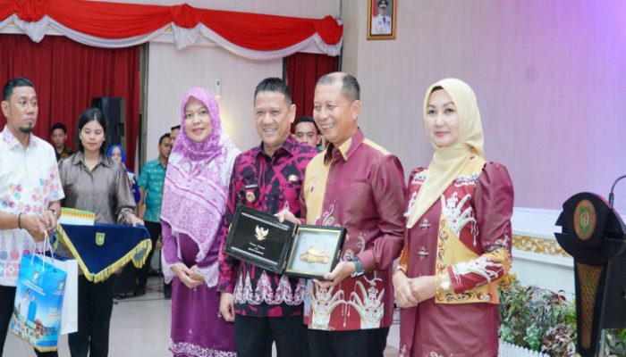 Pj Bupati Kampar Hambali Hadiri Pisah Sambut Danrem 031/Wira Bima
