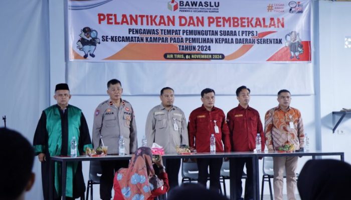 Panwascam Kampar Lantik 77 Orang Pengawas TPS dan Lakukan Pembekalan